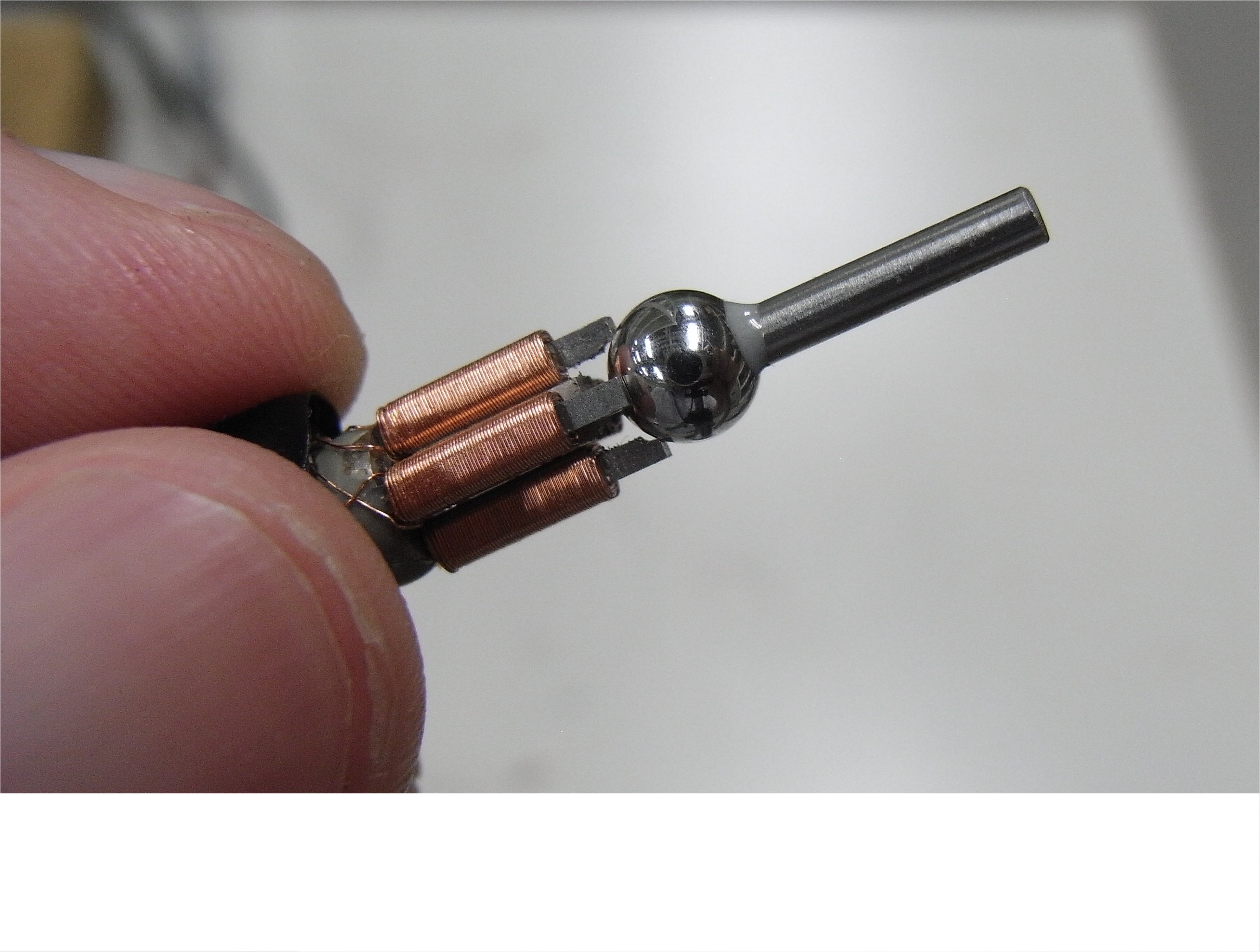 Micro Magnetostrictive Actuator using Iron-Gallium Alloy